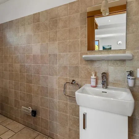 بيت للعطل Salgesh - 16 Pers & 16 Lits - Terrasse - Nature Salgesch