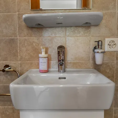 Salgesh - 16 Pers & 16 Lits - Terrasse - Nature Salgesch