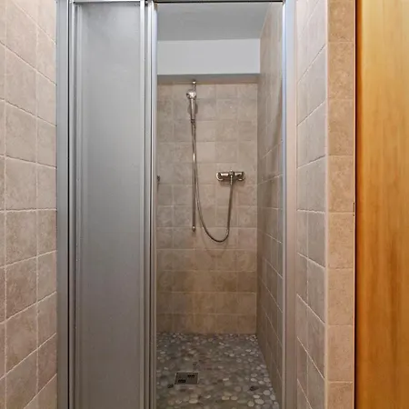 Salgesh - 16 Pers & 16 Lits - Terrasse - Nature بيت للعطل *