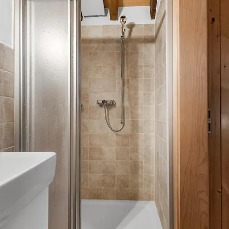 Salgesh - 16 Pers & 16 Lits - Terrasse - Nature بيت للعطل